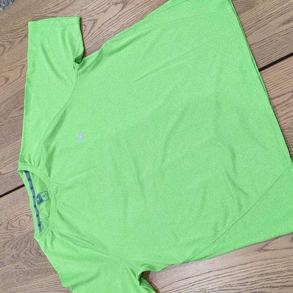 Champion performance tee. Large.